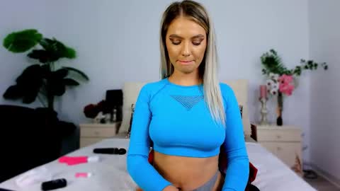 Chloe online show from 10/01/25, 09:04