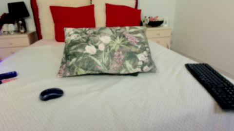 Chloe online show from 04/08/26, 08:58