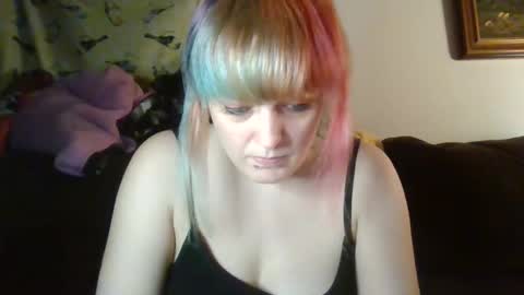 Snapshot of dirtyxhippie21 chatting on 01/16/26, 02:48 Crystal online show from 01/16/26, 02:48