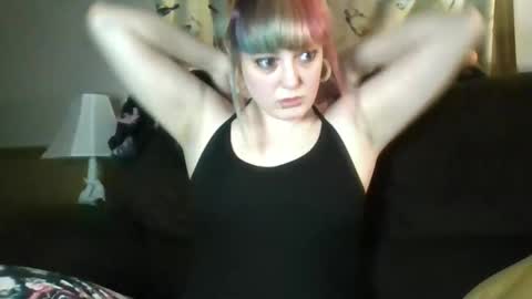 Snapshot of dirtyxhippie21 chatting on 01/17/26, 02:16 Crystal online show from 01/17/26, 02:16