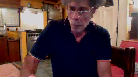 Snapshot of discretopasivo chatting on 10/21/25, 01:39 discretopasivo online show from 10/21/25, 01:39