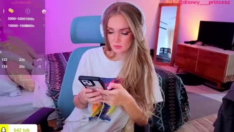 JASMINE online show from 11/14/25, 03:49