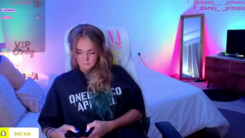 JASMINE online show from 04/10/26, 02:22