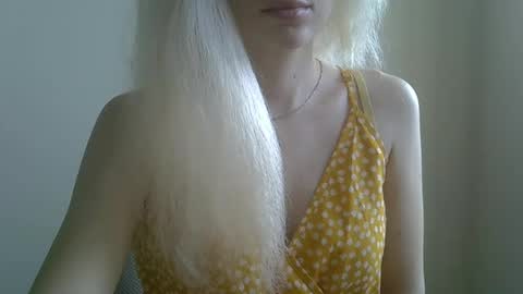 DitaMilton online show from 10/03/25, 09:50