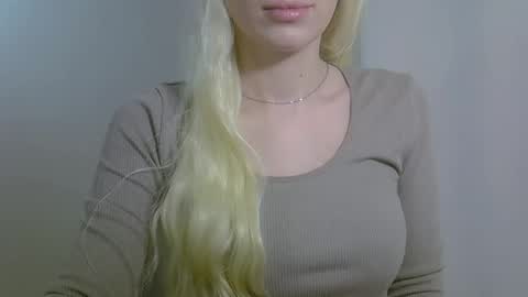 DitaMilton online show from 11/15/25, 10:04