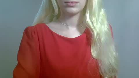 DitaMilton online show from 11/22/25, 03:44