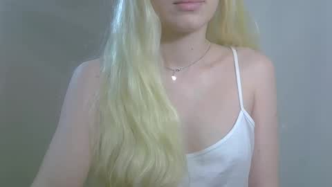 DitaMilton online show from 11/26/25, 07:04