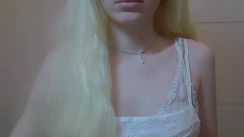 DitaMilton online show from 02/02/26, 07:34