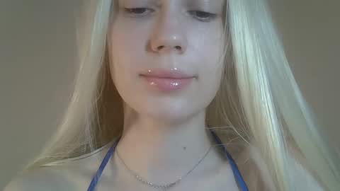 DitaMilton online show from 05/18/26, 07:52