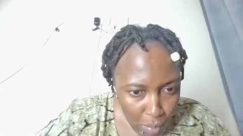Snapshot of diva223306 chatting on 07/05/26, 12:17 diva223306 online show from 07/05/26, 12:17