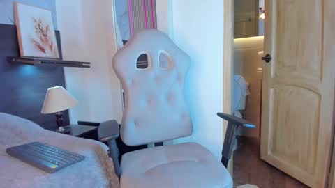 Alejandra online show from 02/18/25, 06:37