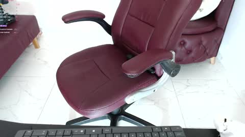 Diva online show from 01/16/25, 01:16