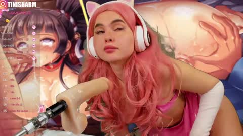 Snapshot of divacam chatting on 01/25/25, 09:57 Tini online show from 01/25/25, 09:57