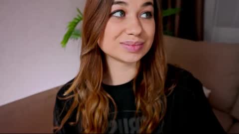 Tia online show from 02/13/25, 12:24