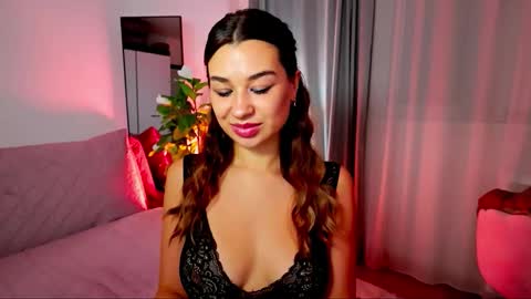 Tia online show from 11/07/25, 10:43