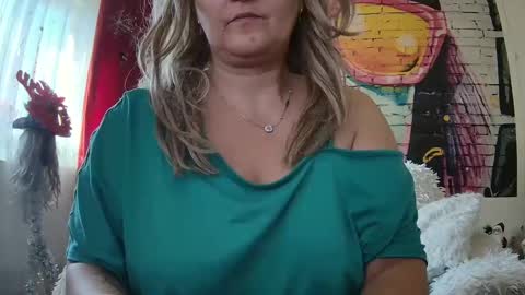 Snapshot of divineblond chatting on 12/12/24, 09:08 Alexxa online show from 12/12/24, 09:08