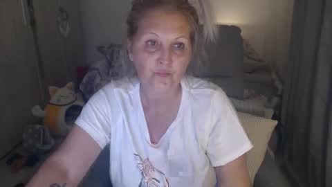 Snapshot of divineblond chatting on 04/28/26, 07:08 Alexxa online show from 04/28/26, 07:08