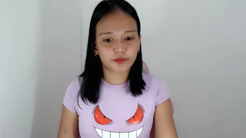 Snapshot of divinegoddness chatting on 04/29/26, 01:15 Crystal mae online show from 04/29/26, 01:15