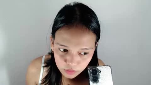 Snapshot of divinegoddness chatting on 04/30/26, 12:11 Crystal mae online show from 04/30/26, 12:11