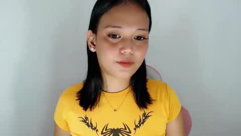 Snapshot of divinegoddness chatting on 05/17/26, 05:38 Crystal mae online show from 05/17/26, 05:38