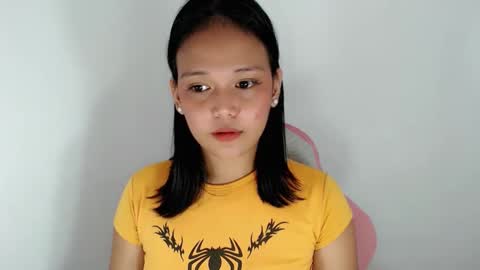 Snapshot of divinegoddness chatting on 05/20/26, 02:23 Crystal mae online show from 05/20/26, 02:23