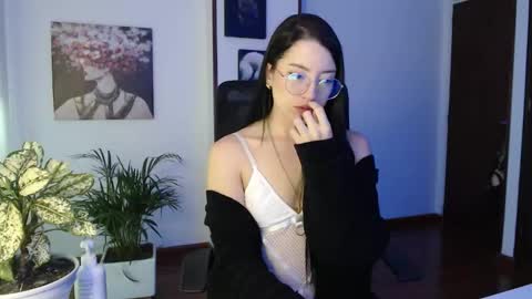 Hera online show from 11/04/25, 10:47