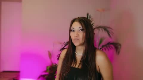 DivineLynn online show from 04/19/26, 06:10