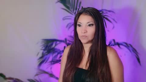 Snapshot of divinelynn chatting on 05/04/26, 12:45 DivineLynn online show from 05/04/26, 12:45