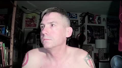 dix_handley_50 online show from 10/07/25, 12:24