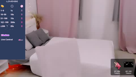 dixipixi_ online show from 12/06/24, 10:27