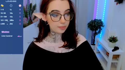 dixipixi_ online show from 12/12/24, 06:14