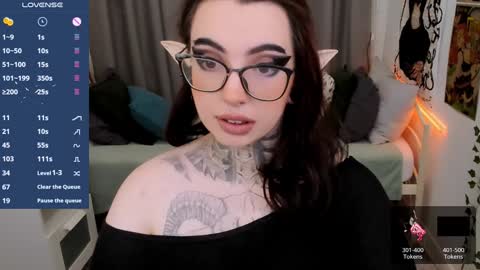 dixipixi_ online show from 01/04/25, 05:37