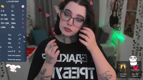 dixipixi_ online show from 02/14/25, 05:41