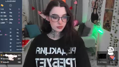 dixipixi_ online show from 02/14/25, 11:42