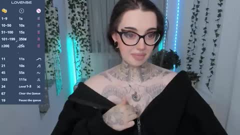 dixipixi_ online show from 03/19/26, 05:44