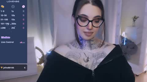 dixipixi_ online show from 04/09/26, 06:30