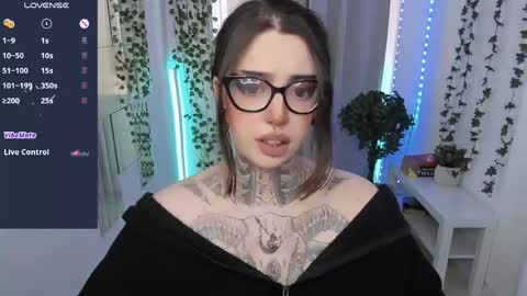 Snapshot of dixipixi_ chatting on 04/24/26, 06:27 dixipixi_ online show from 04/24/26, 06:27