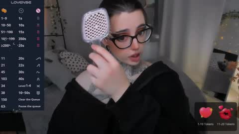 Snapshot of dixipixi_ chatting on 05/13/26, 05:38 dixipixi_ online show from 05/13/26, 05:38