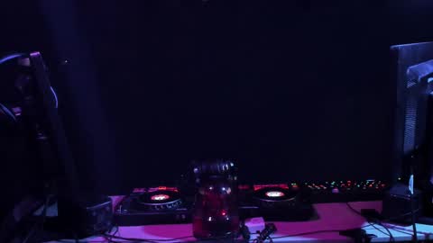 Adrian Arturo online show from 02/01/25, 12:07