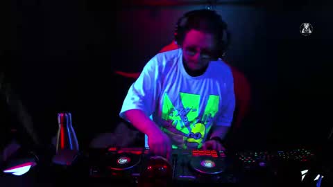 Adrian Arturo online show from 03/09/25, 01:04