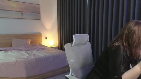 Jenia online show from 04/27/26, 12:41