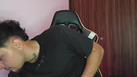Snapshot of djsex_yerknox chatting on 05/21/26, 04:52 yerknox online show from 05/21/26, 04:52