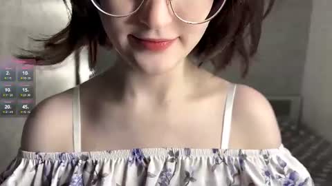 Snapshot of dodiebabikian chatting on 06/17/26, 10:00 Annie PVT IS OPEN online show from 06/17/26, 10:00