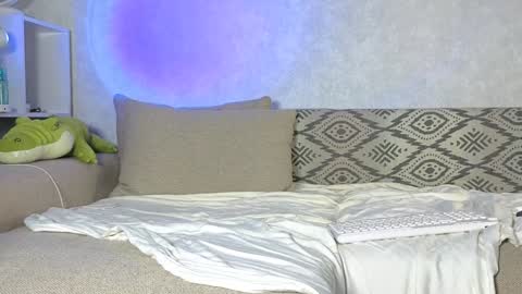 Snapshot of doedeeer chatting on 12/21/24, 01:32 Alex online show from 12/21/24, 01:32