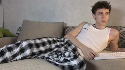 Snapshot of doedeeer chatting on 12/28/24, 07:22 Alex online show from 12/28/24, 07:22