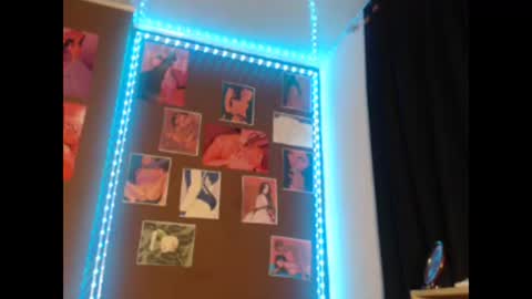 doeschi_fox online show from 04/23/26, 02:46