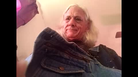 doggydaddy714 online show from 03/12/26, 05:52