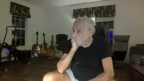 dogluc7 online show from 02/03/25, 12:36