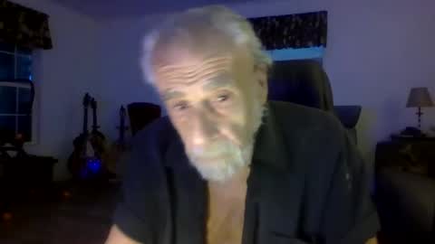 dogluc7 online show from 03/04/25, 11:22