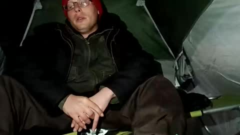 Snapshot of dogmaster95 chatting on 11/17/25, 05:24 dogmaster95 online show from 11/17/25, 05:24